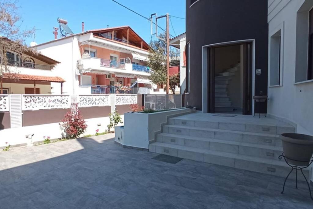 Aretoysa Center Luxury Suites 2 Nea Peramos (Macedonia) Exterior foto