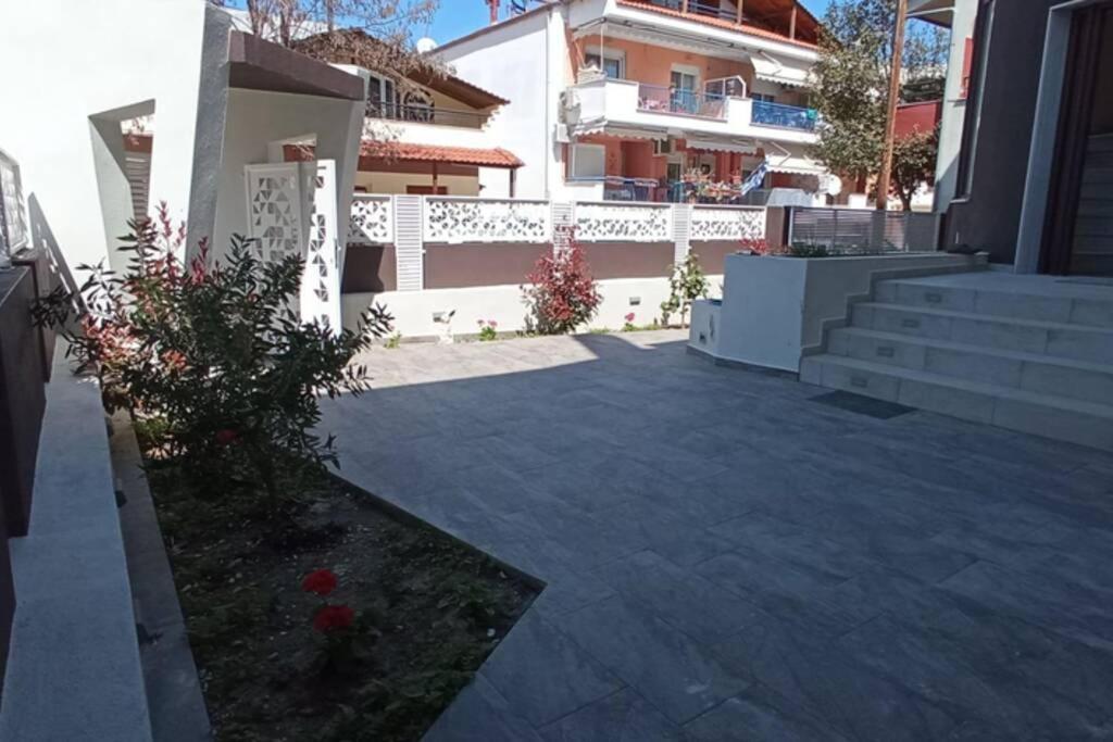 Aretoysa Center Luxury Suites 2 Nea Peramos (Macedonia) Exterior foto